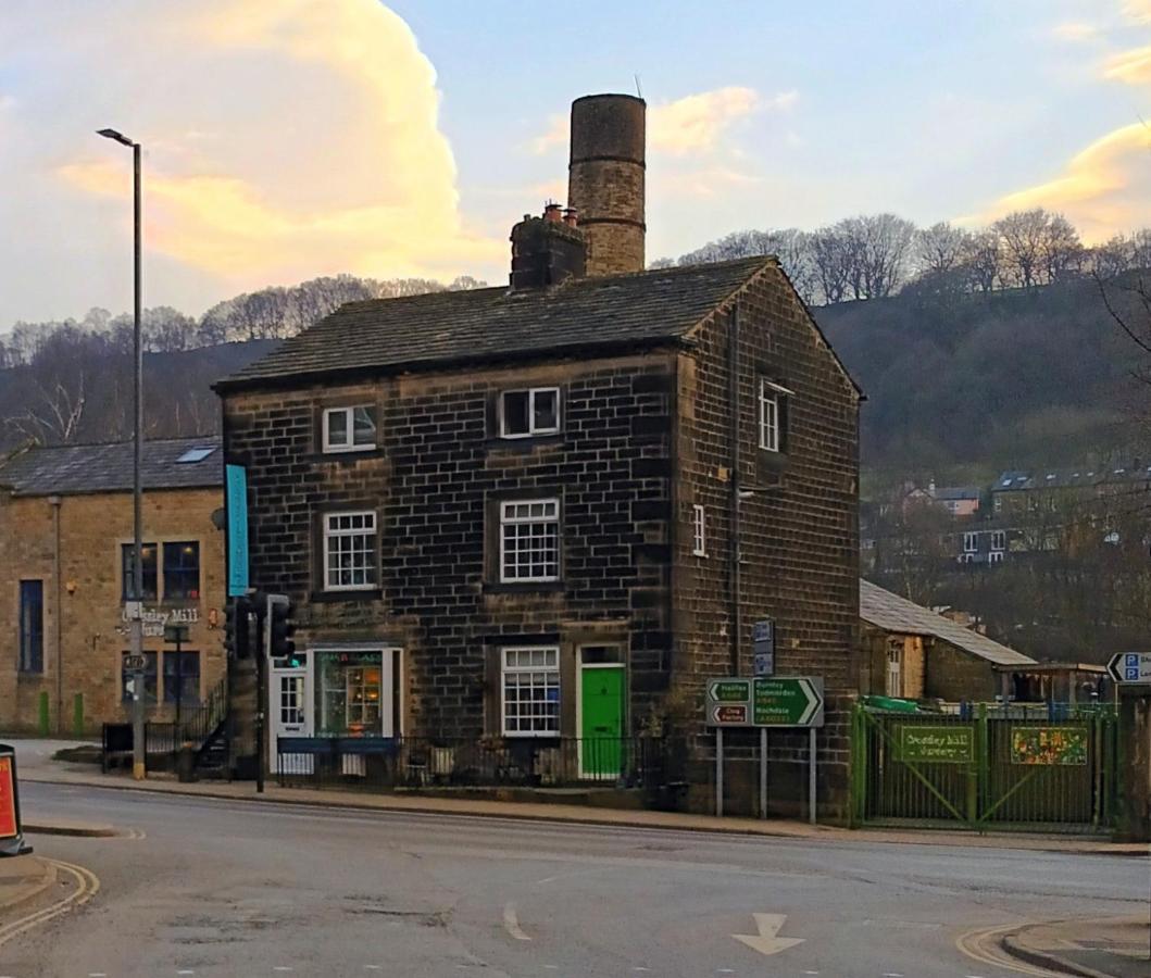 4 Bedroom Period Townhouse In The Heart Of Hebden Hebden Bridge Luaran gambar
